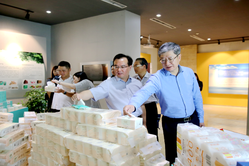 2019年 5月22日，時(shí)任浙江省社會(huì)組織綜合黨委專職副書記、省民政廳社會(huì)組織管理局局長(zhǎng)蔡國(guó)華蒞臨景興紙業(yè)調(diào)研企業(yè)發(fā)展情況和黨建工作