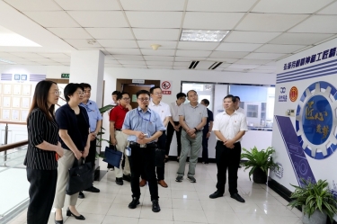 2020年7月14日，時(shí)任浙江省總工會(huì)黨組成員、副主席張衛(wèi)華一行蒞臨景興紙業(yè)調(diào)研推進(jìn)新時(shí)代產(chǎn)業(yè)工人隊(duì)伍建設(shè)改革工作